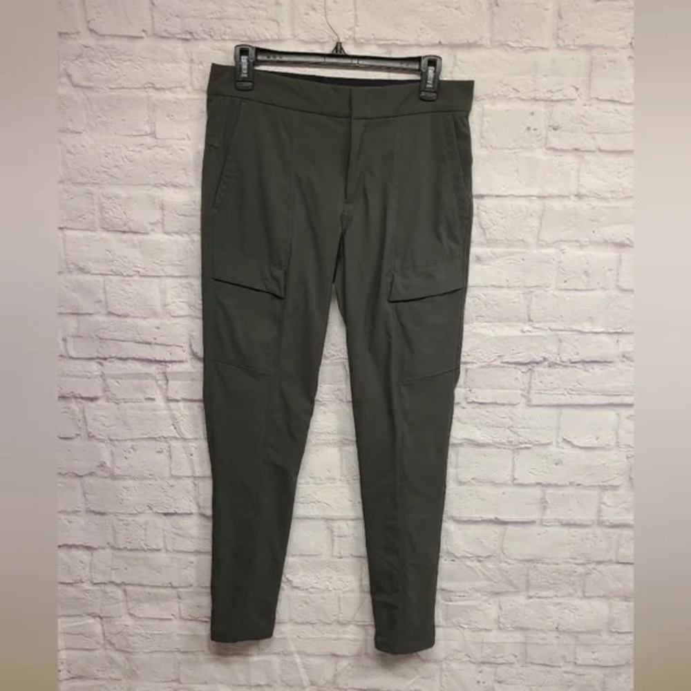 Athleta Headlands Hybrid Cargo II Tights‎ 8 Dark Olive Green Hiking Pants